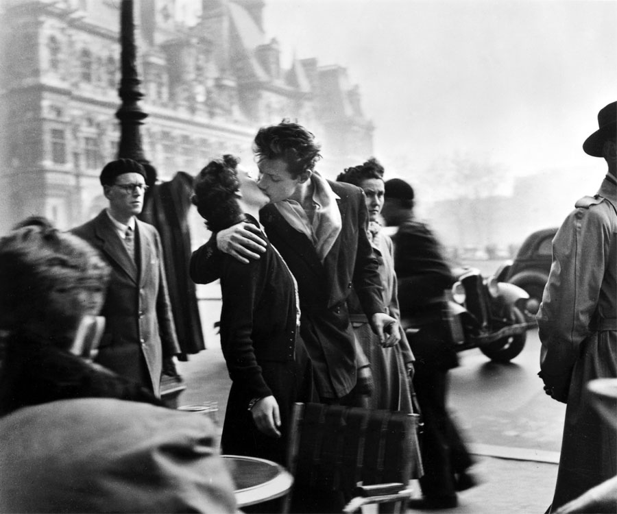 "Bacio davanti all'hotel De Ville" (Le Baiser de l'hotel De Ville), 1950