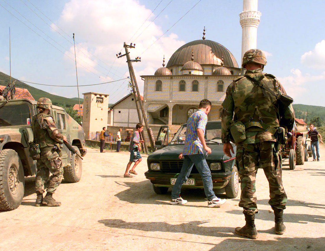 Guerra del Kosovo, foto di un checkpoint 