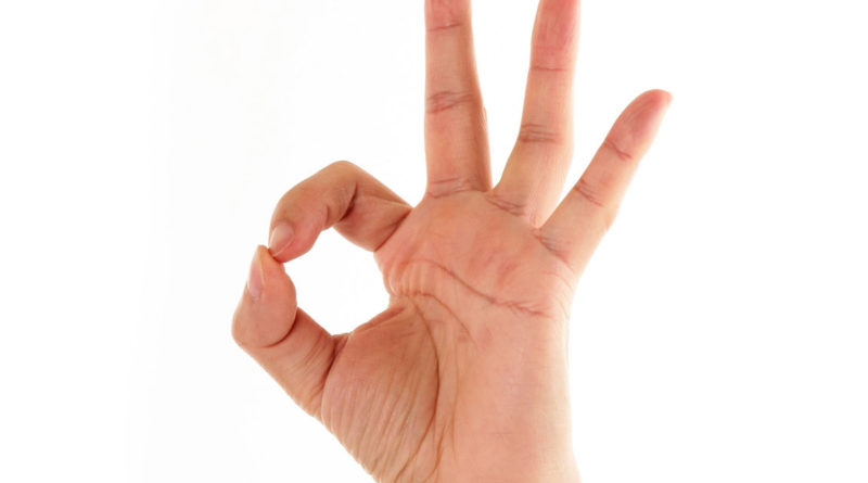 Il simbolo OK con le dita
