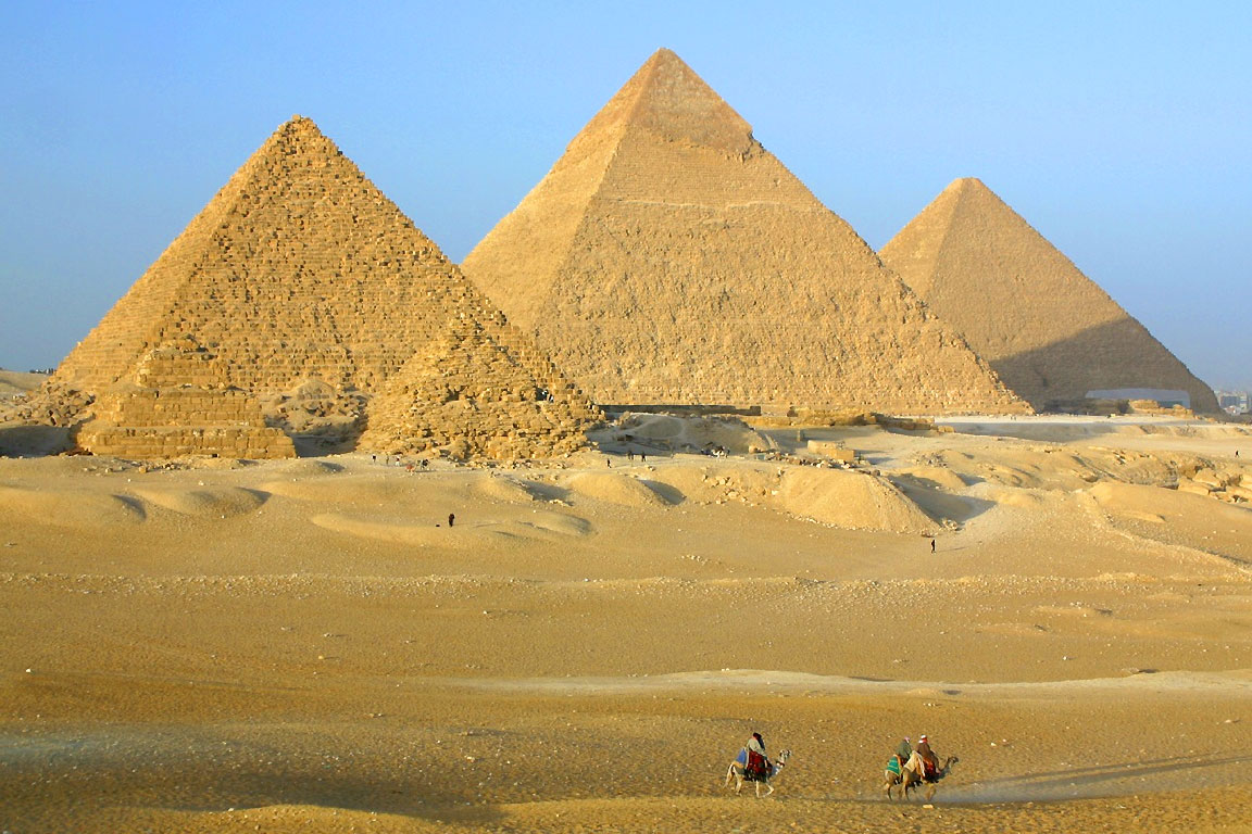 Le piramidi nella piana di Giza