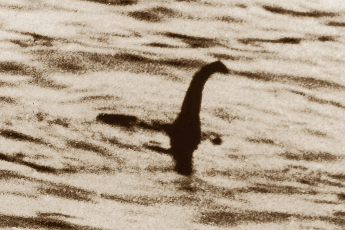 Il mostro di Loch Ness (foto di Robert Kenneth Wilson, 1934)