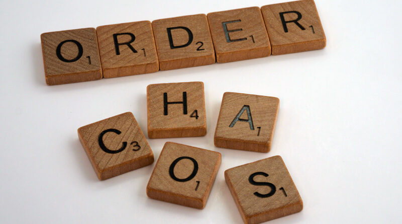Caos e ordine - scritta (Chaos and Order)
