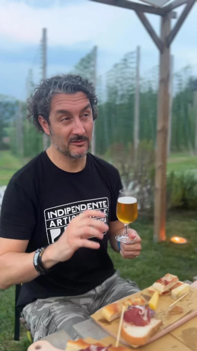 Guarda il video fino in fondo per scoprire quanto il posto sia romantico 💚

Ti Spezio in Due.
Venerdì 11 luglio.
Nel luppoleto di
@luppolina_aziendaagricola 

#birraartigianale #tispezioindue